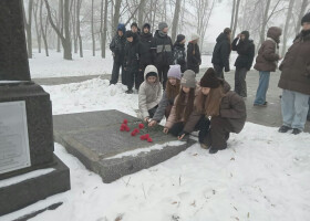 Вшанування пам’яті до 106 роковин смерті письменника біля могили Панаса Мирного