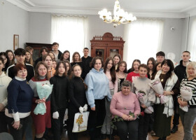 «Найперша жінка — МАМА»