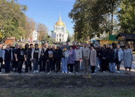 У Полтаві висадили «Мамину клумбу» на честь захисників і захисниць України