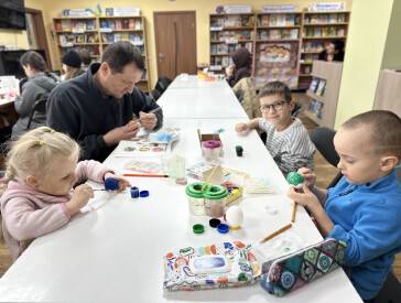 Візерунки весни: писанкові історії