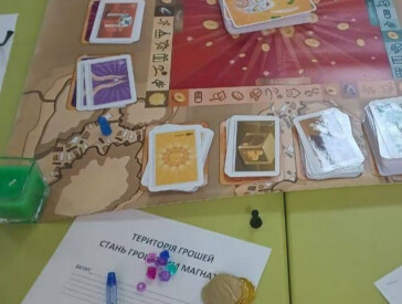 Вивчаємо фінансові інструменти граючи