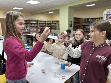 Візерунки весни: писанкові історії