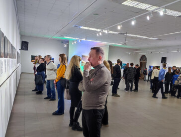 Виставка «Хартія: Спека. 11 поглядів на війну»