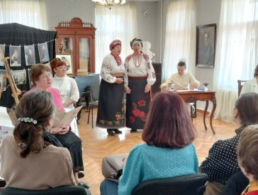 «Життя поміж двох країн»