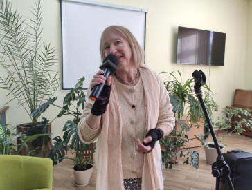 Саксофон у весняному місті