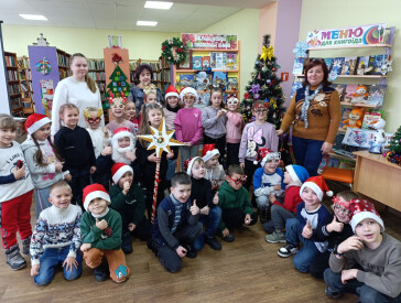 Чудова зимова книжкова атмосфера у бібліотеці