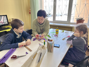 Квіти з любов’ю для українських жінок