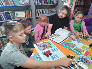 Добре правила вивчай — на дорозі не зволікай