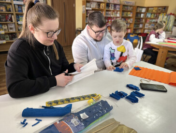 Квіти з любов’ю для українських жінок