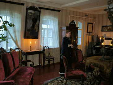 Костюмована різдвяна екскурсія при свічках