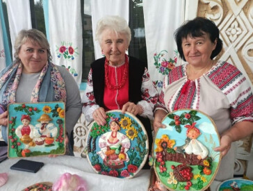 Жива традиція Зелених свят: творча делегація ЦКД представила традиції громади на етнофесті