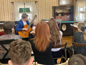 До Шевченківських днів