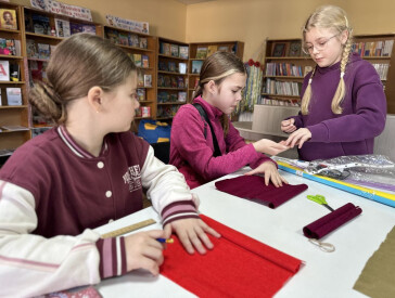 Квіти з любов’ю для українських жінок