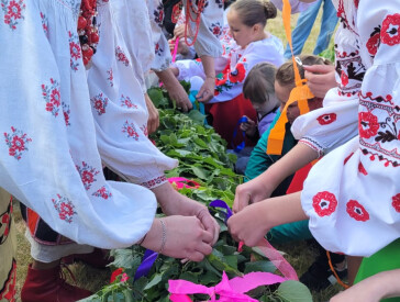 Жива традиція Зелених свят: творча делегація ЦКД представила традиції громади на етнофесті