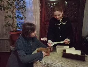 Костюмована різдвяна екскурсія при свічках