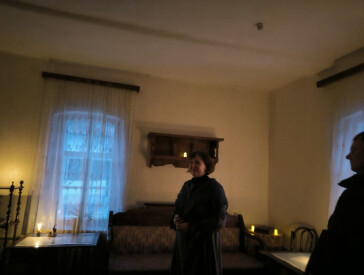 Костюмована екскурсія при свічках