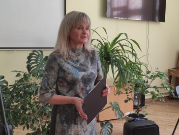 Саксофон у весняному місті