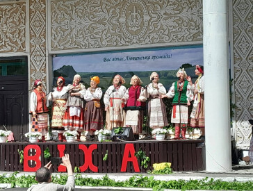 Жива традиція Зелених свят: творча делегація ЦКД представила традиції громади на етнофесті
