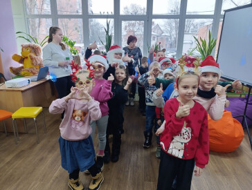 Чудова зимова книжкова атмосфера у бібліотеці