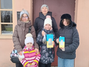 Книжки читали, й пташок погодували!