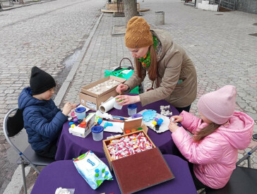 Святковий артперформанс у центрі міста  