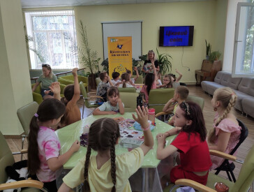Тікай від спеки до бібліотеки!