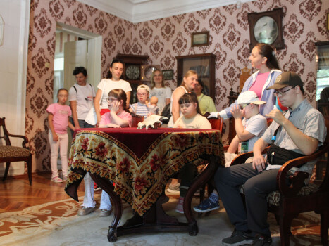 У Полтаві провели першу квест-екскурсію мовою легкого читання для дітей із синдромом Дауна
