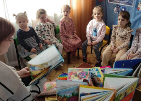 Казкові читання для малюків