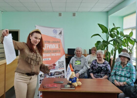 Олена Никифоренко читала поезію і заряджала позитивом Олена Никифоренко читала поезію і заряджала позитивом