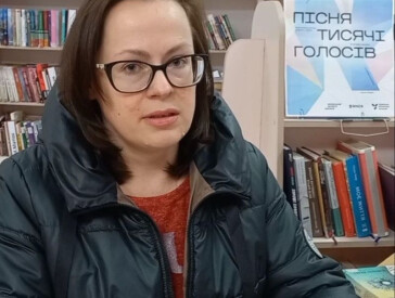 «Садки цвітуть одначе пригинайся бо й стріляють»