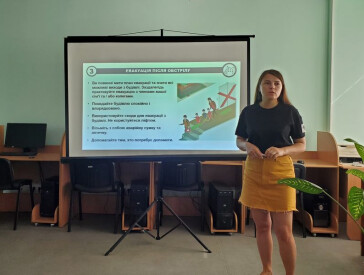 Разом з інструкторами ГО «Асоціація саперів України» в бібліотеці-філії №7 користувачі засвоювали правила безпеки в зоні військових дій