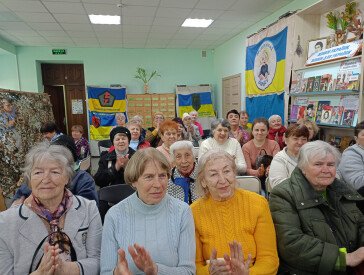 Знову ніжна, чарівна з піснею прийшла весна