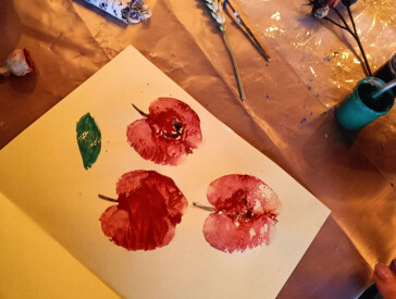 Майстер-клас «Малювання штампами» для молоді з інвалідністю