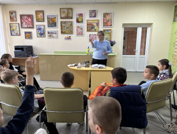 Шанувати красу українського слова