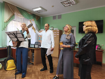 «Радощі осінньої пори»: творчий вечір у бібліотеці