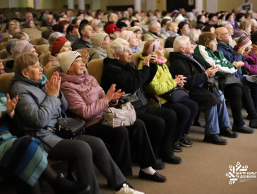 Звітний концерт ретро-колективів відбувся у ЦКД
