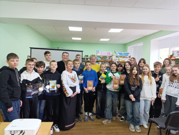 Сміх крізь сльози смутку або життя та творчість Одинокого Птаха