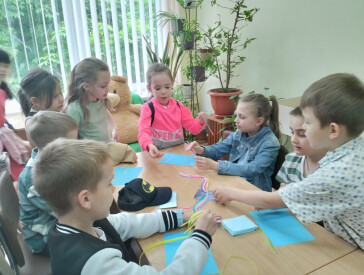 Літо, канікули та паперова магія