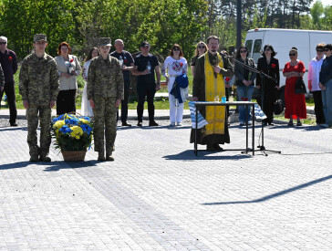 З нагоди Дня пам’яті та перемоги над нацизмом у Другій світовій війні у Полтаві поклали квіти