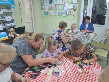 По степу широкім чумаки ідуть, на возах широких рибу-сіль везуть