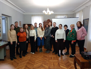 Перегляд документального фільму зібрав колег