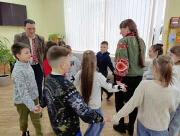 Ластівка на крилах весну принесла