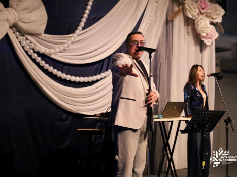 У ЦКД знову проводять тематичні вечори відпочинку для людей поважного віку