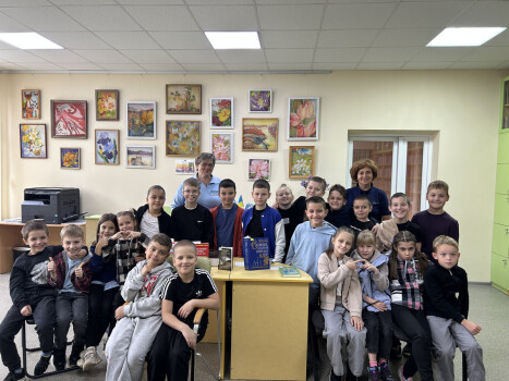 Шанувати красу українського слова