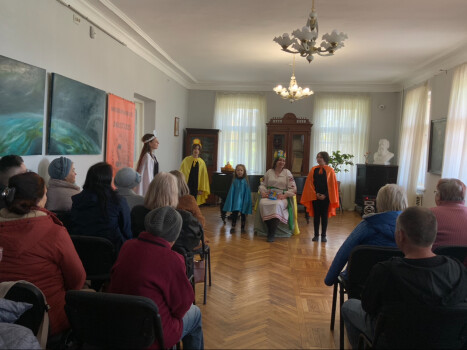У Вербну неділю говорили про єдність: прем'єра дитячої вистави в музеї Короленка